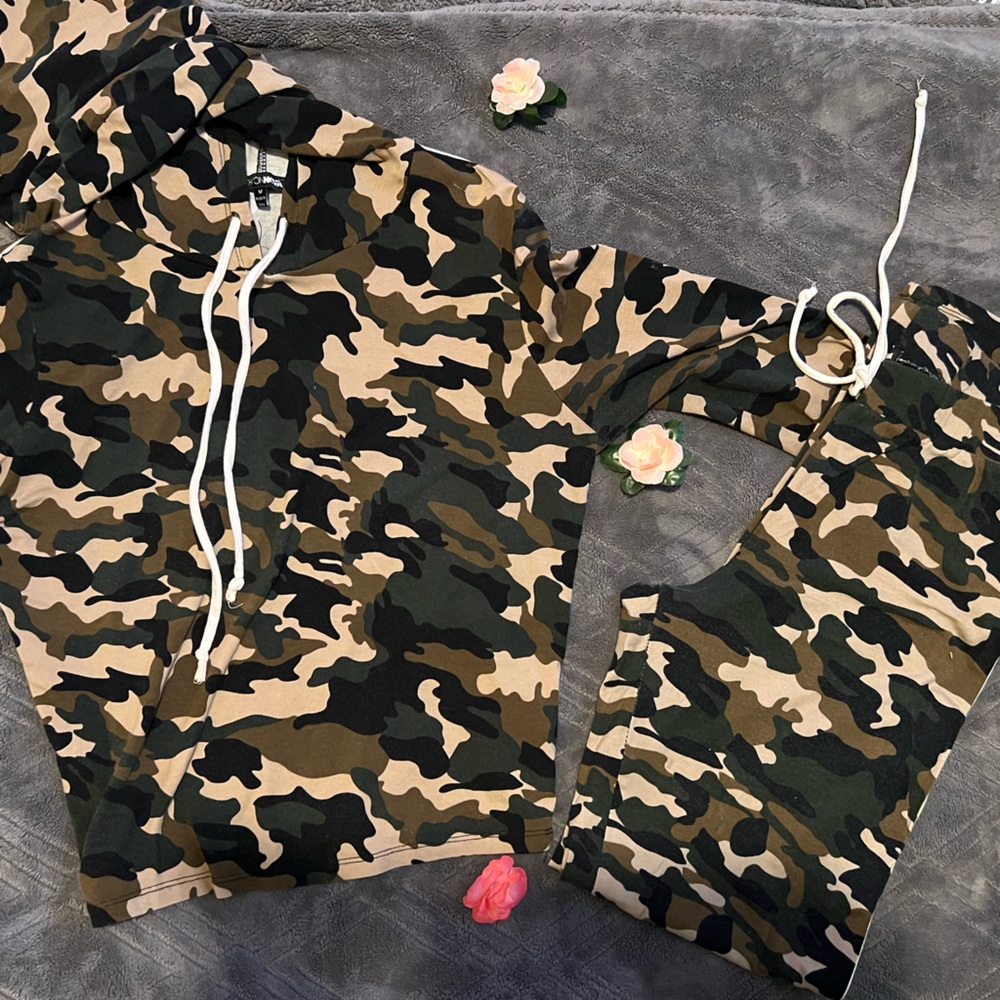 Pants set  (print) from fashion nova
